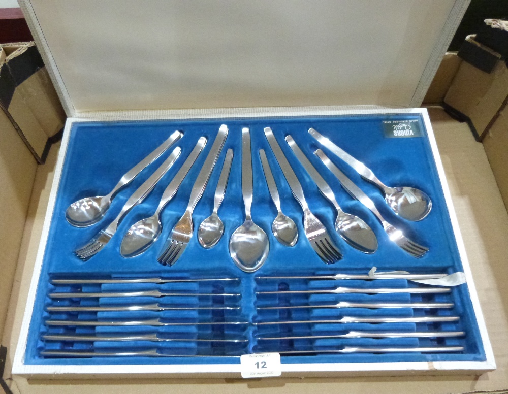 A Viners cased cutlery set