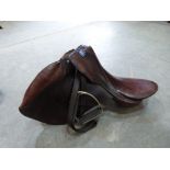 A leather saddle. 17½', medium width