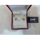 A pair of 9ct pearl earrings