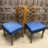 A PAIR OF 20TH CENTURY OAK DINING CHAIRS