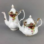 A ROYAL DOULTON OLD COUNTRY ROSES DINNER AND TEA SERVICE