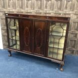 A MAHOGANY THREE DOOR DISPLAY CABINET