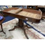 AN EARLY 19TH CENTURY MAHOGANY TEA TABLE