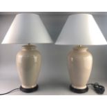 A PAIR OF CERAMIC TABLE LAMPS