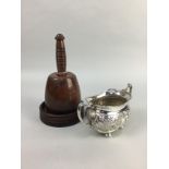 AN EARLY 20TH CENTURY MAHOGANY GAVEL, TWO FANS AND A SUGAR BOWL