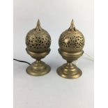 A LOT OF BRASS WARE INCLUDING BRASS TABLE LAMPS