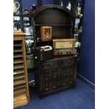 A MID-20TH CENTURY OAK DRESSER