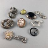 A LOT OF TEN VINTAGE SILVER BROOCHES