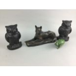 A BRONZED RESIN FIGURE OF A DOG ALONG WITH BOOKENDS CRUETS AND COASTERS
