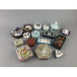 A LOT OF VARIOUS TRINKET BOXES INCLUDING CERAMIC AND OTHER EXAMPLES