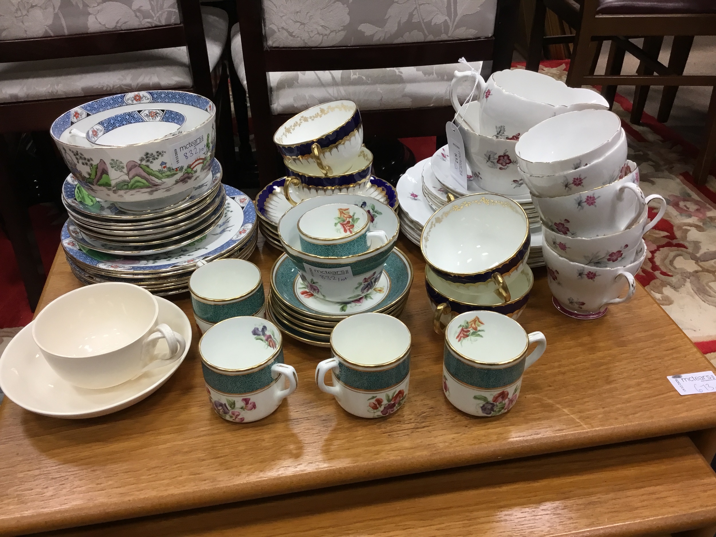 A SHELLEY PART TEA SERVICE AND OTHER TEA WARE