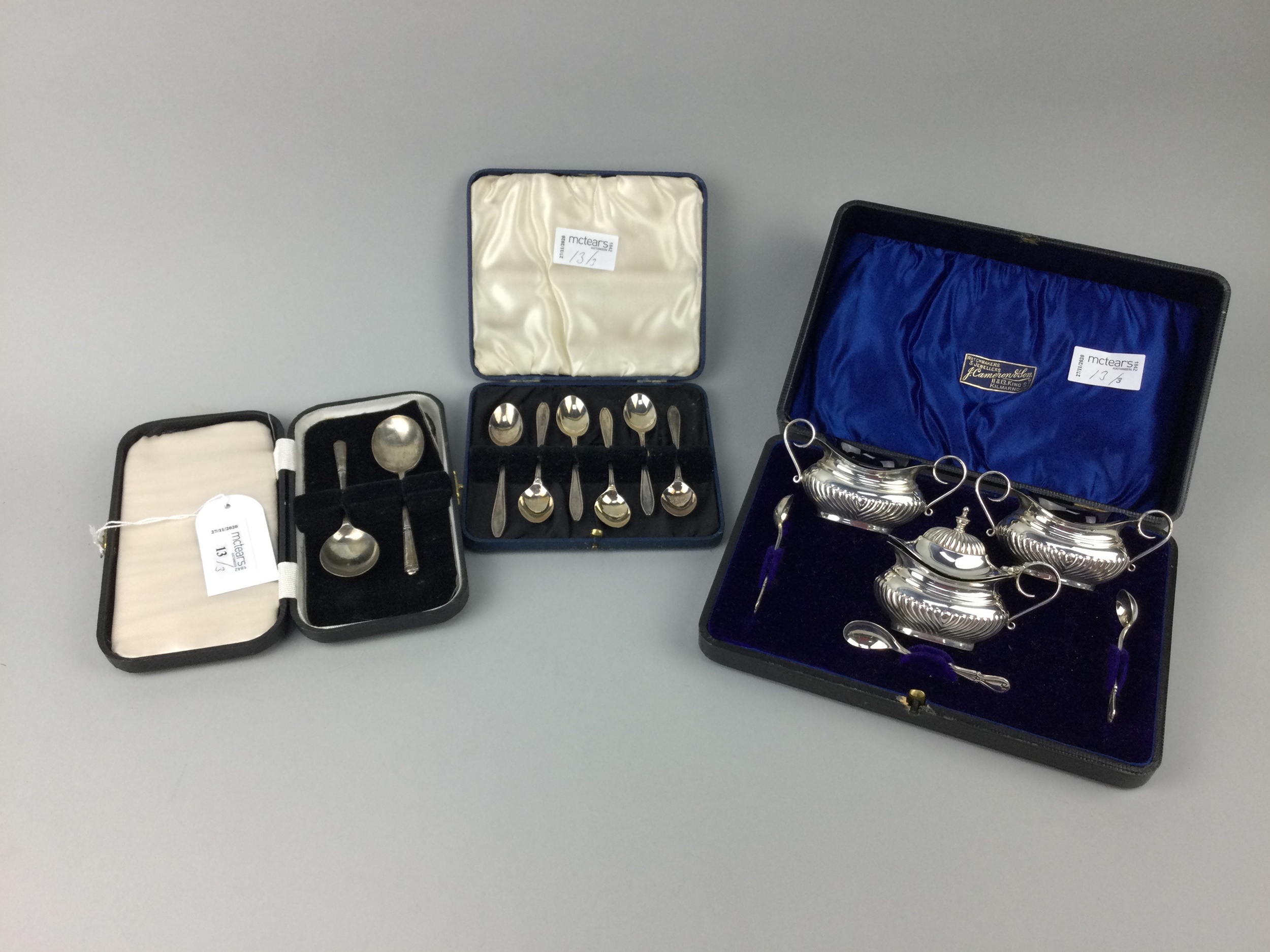 A SET OF SIX SILVER COFFEE SPOONS, JAM SPOONS AND A PLATED CRUET SET