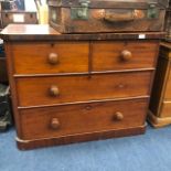 A VICTORIAN MAHOGANY CHEST OF DRAWERS