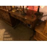 A REPRODUCTION MAHOGANY SOFA TABLE