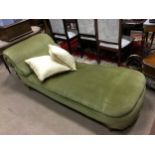 A VICTORIAN CHAISE LONGUE