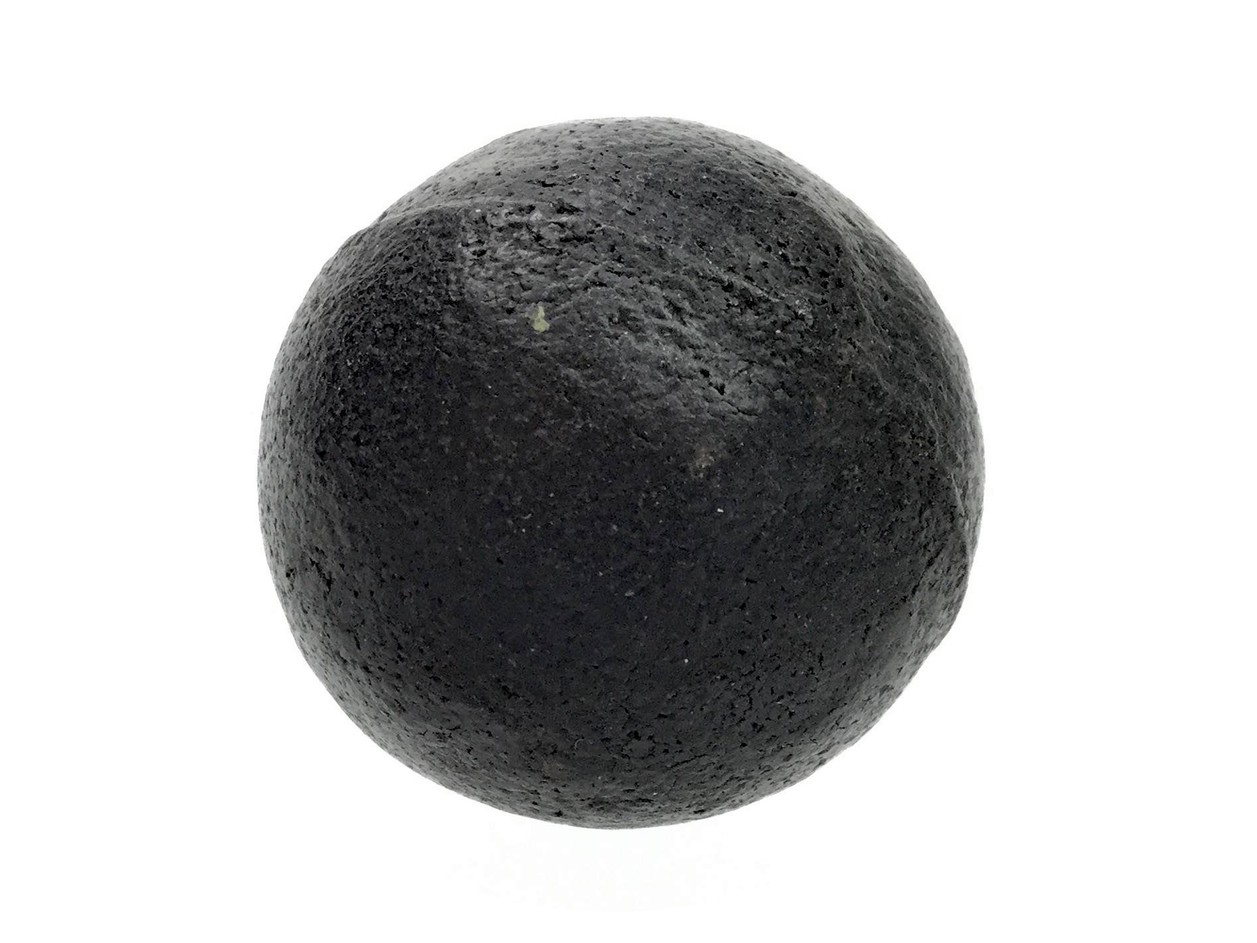 A LATE 19TH/EARLY 20TH CENTURY WOODEN GOLF BALL