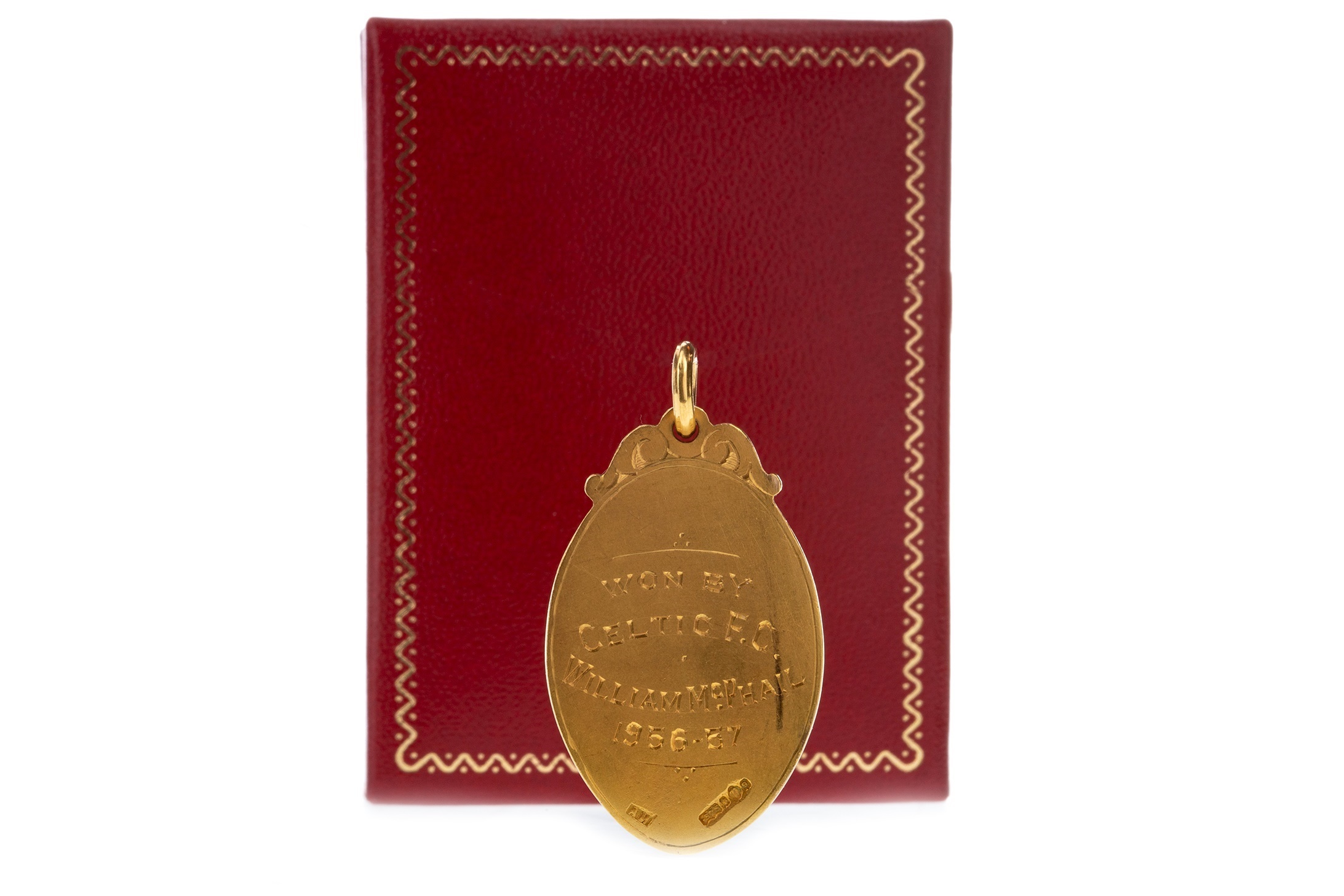 A SCOTTISH LEAGUE CUP GOLD MEDAL 1957 WON BY CELTIC F.C. - Image 2 of 2