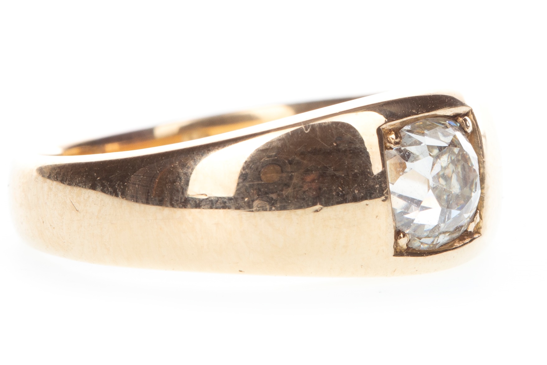 A GENTLEMAN'S DIAMOND SET RING - Image 2 of 2