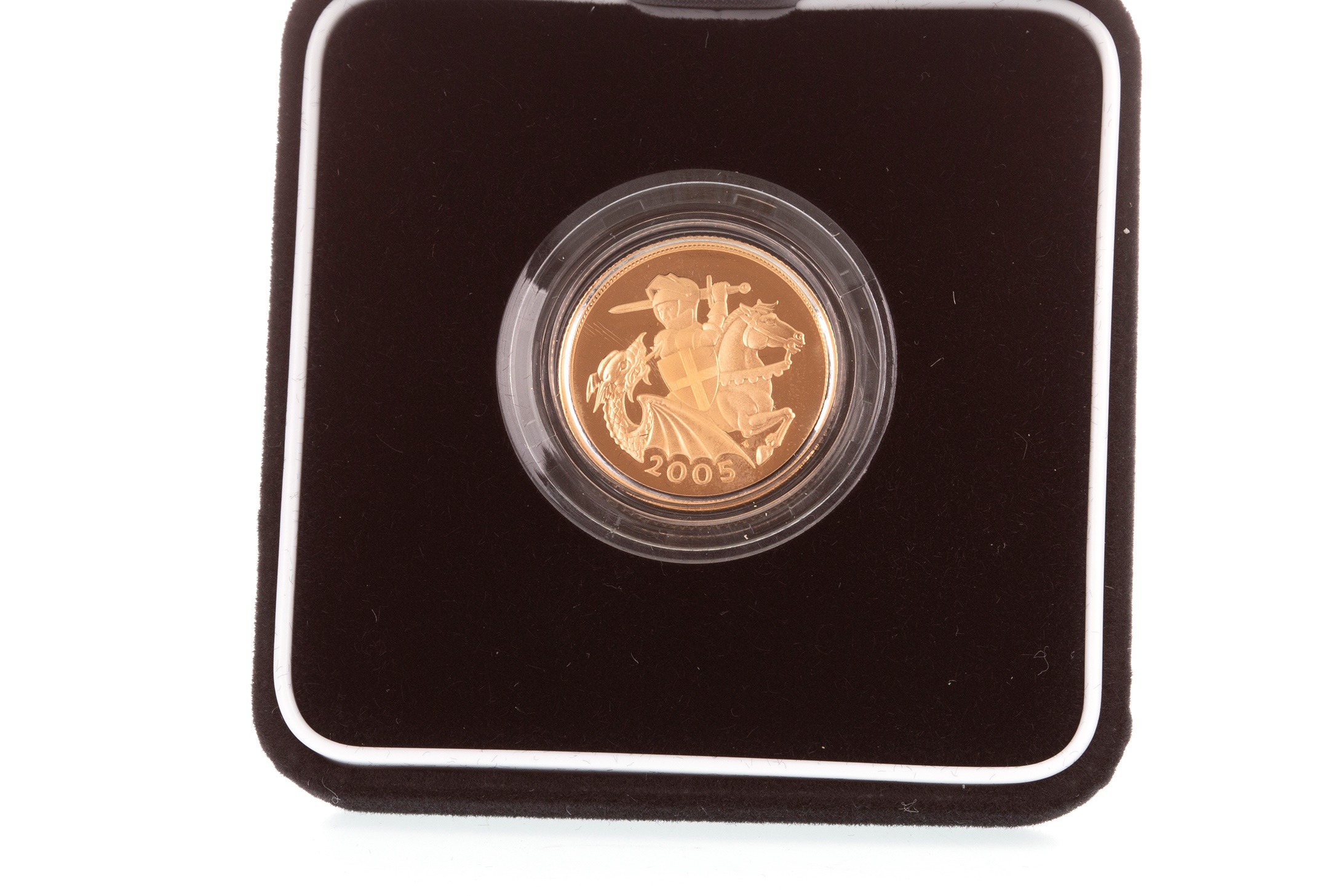 A THE ROYAL MINT GOLD PROOF SOVEREIGN, 2005