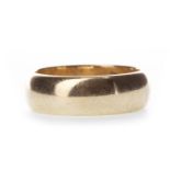 A NINE CARAT GOLD WEDDING BAND