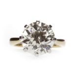 A N IMPRESSIVE DIAMOND SOLITAIRE RING