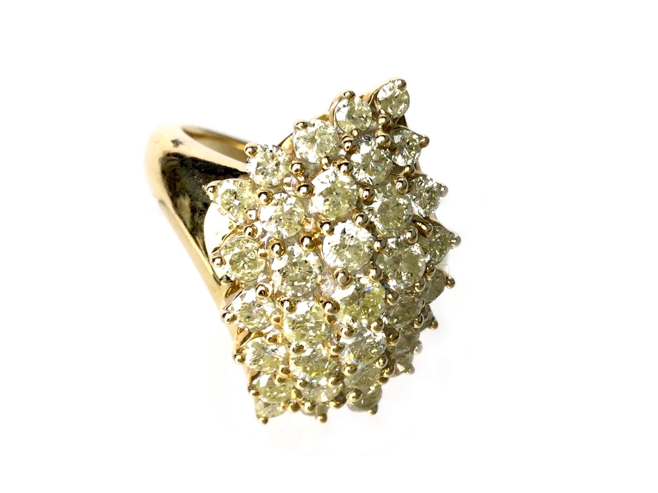 A DIAMOND CLUSTER RING