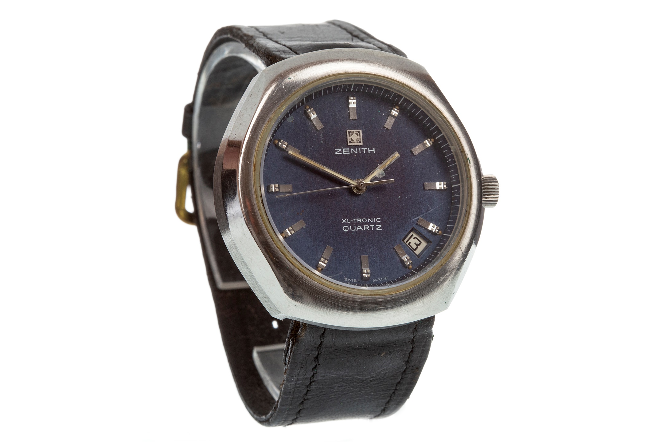 A GENTLEMAN'S ZENITH STEEL WATCH