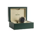 A GENTLEMAN'S ROLEX OYSTER PERPETUAL DATE SUBMARINER WRIST WATCH