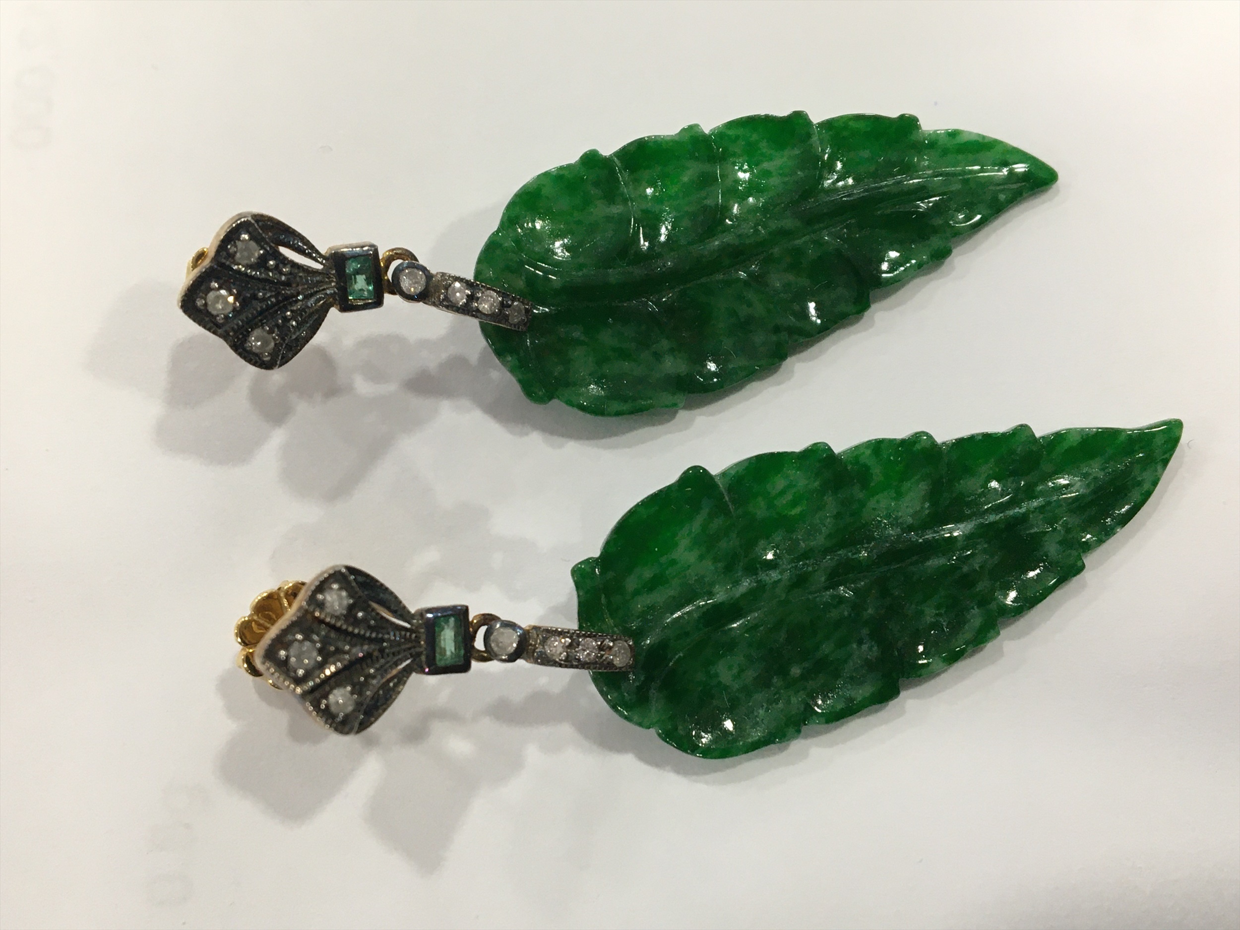 A PAIR OF JADE AND DIAMOND EARRINGS - Image 2 of 3