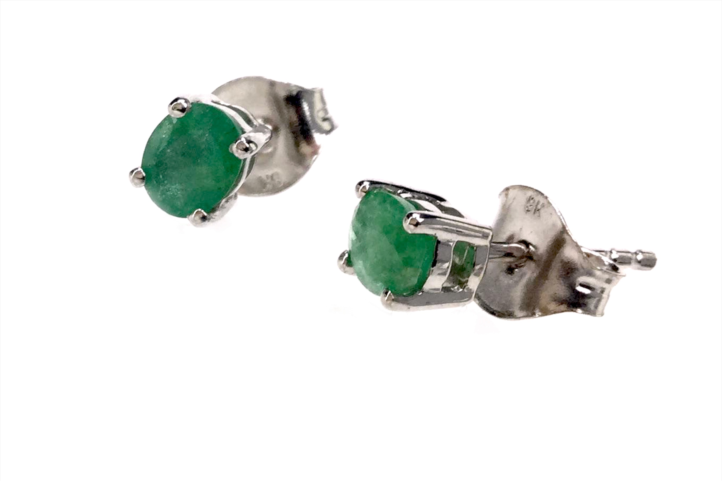 A PAIR OF EMERALD STUD EARRINGS