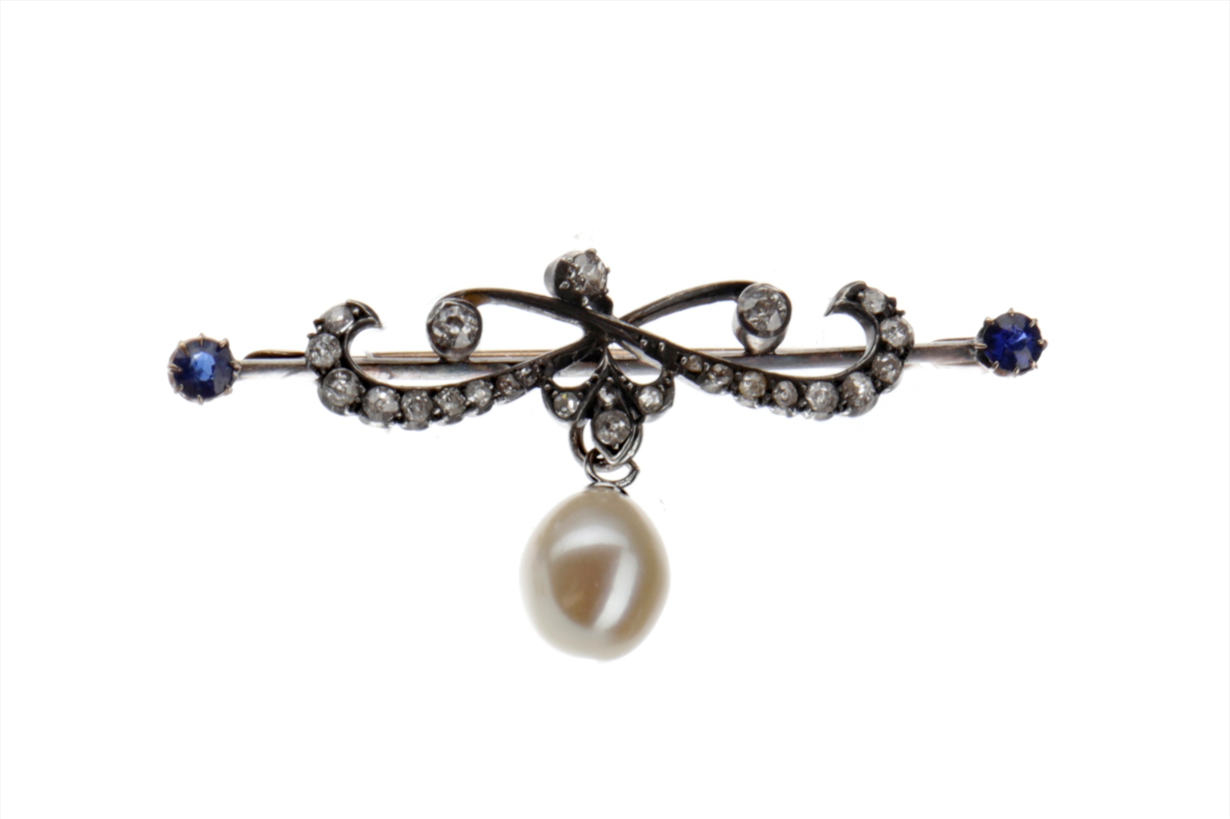 A DIAMOND AND PEARL BROOCH