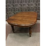 A VICTORIAN MAHOGANY TELESCOPIC DINING TABLE