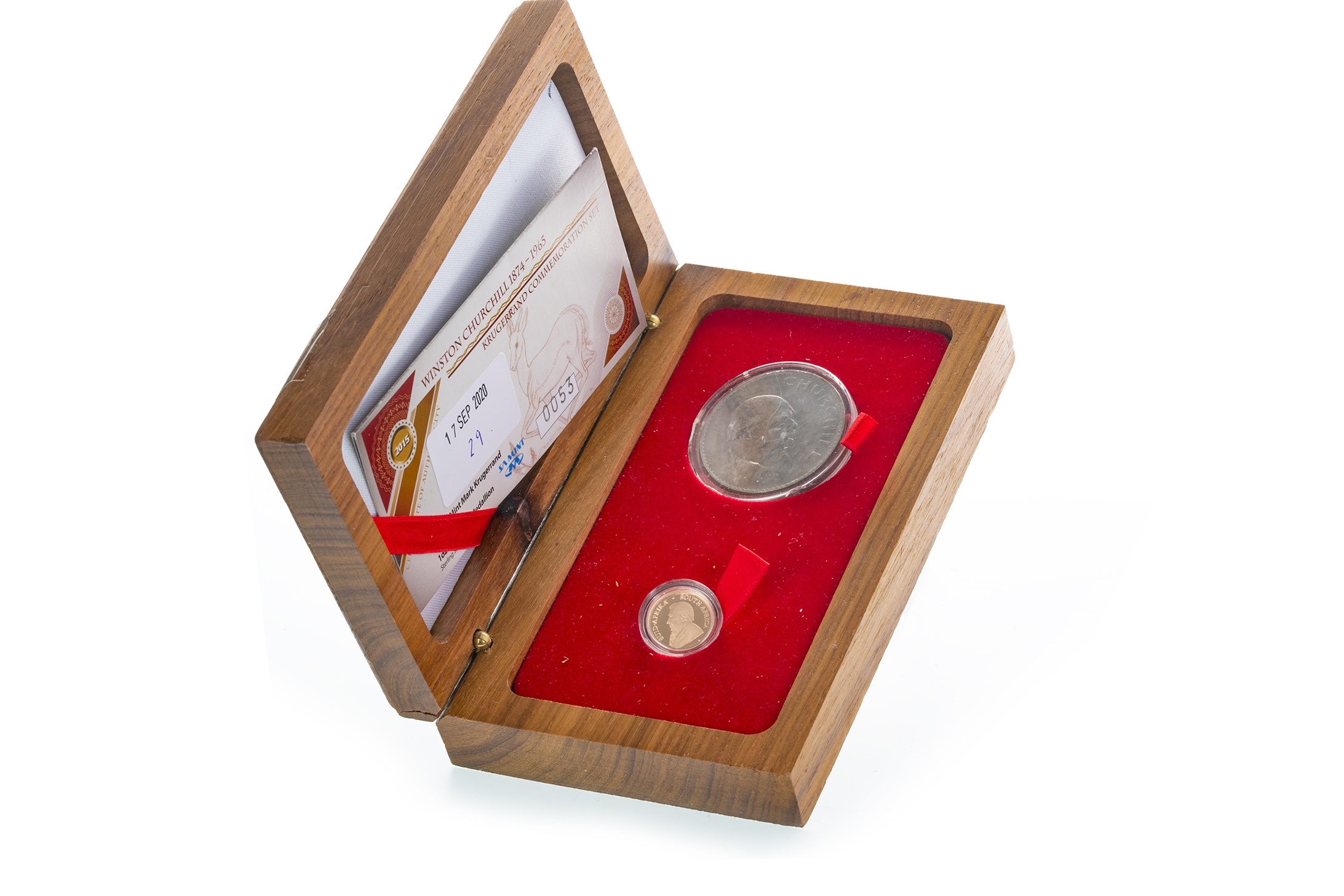 A WINSTON CHURCHILL KRUGERRAND COMMEMORATION TWO COIN SET