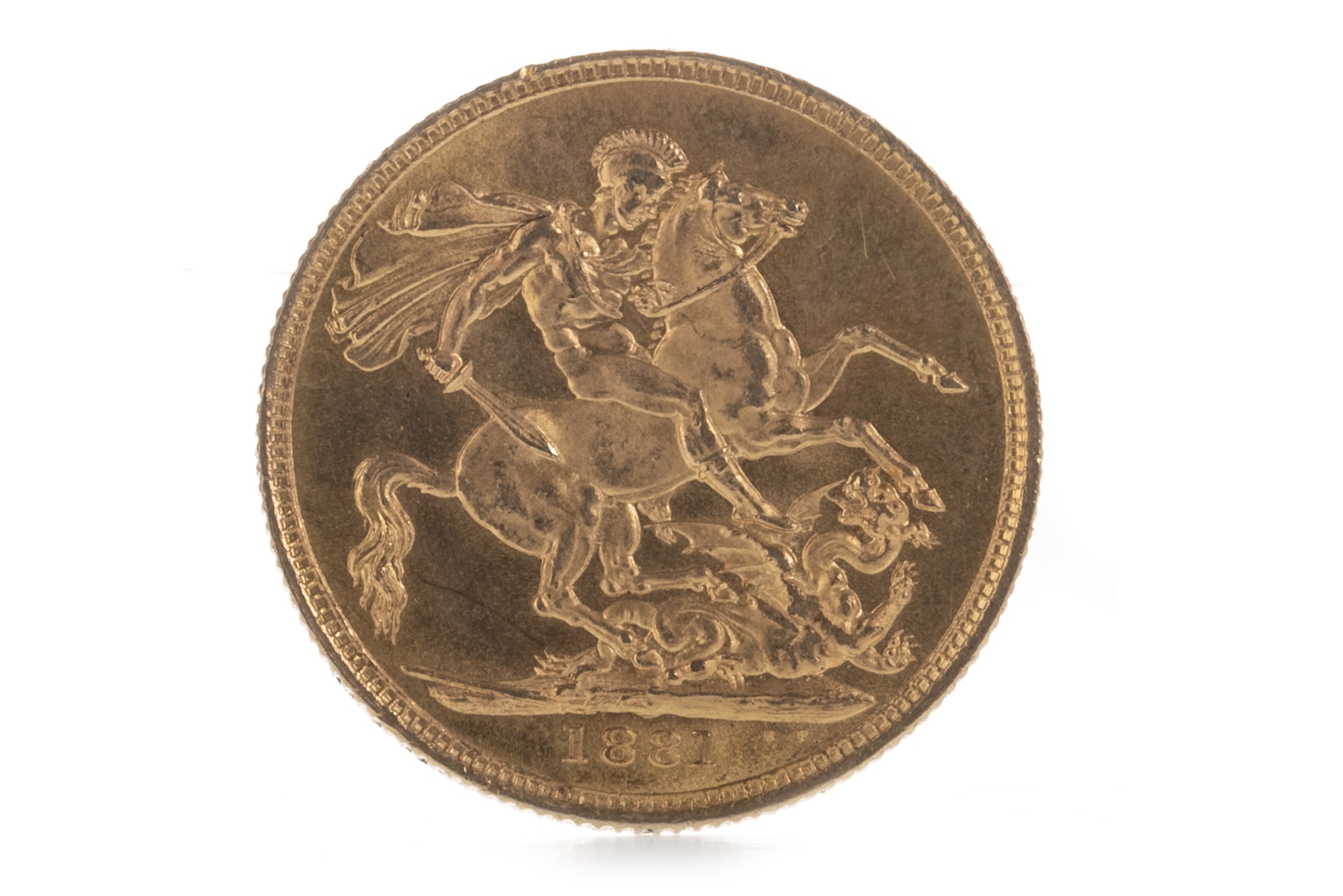 A QUEEN VICTORIA (1837 - 1901) GOLD SOVEREIGN DATED 1881