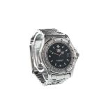 A GENTLEMAN'S TAG HEUER PROFESSIONAL STAINLESS STEEL QUARTZ WRIST WATCH