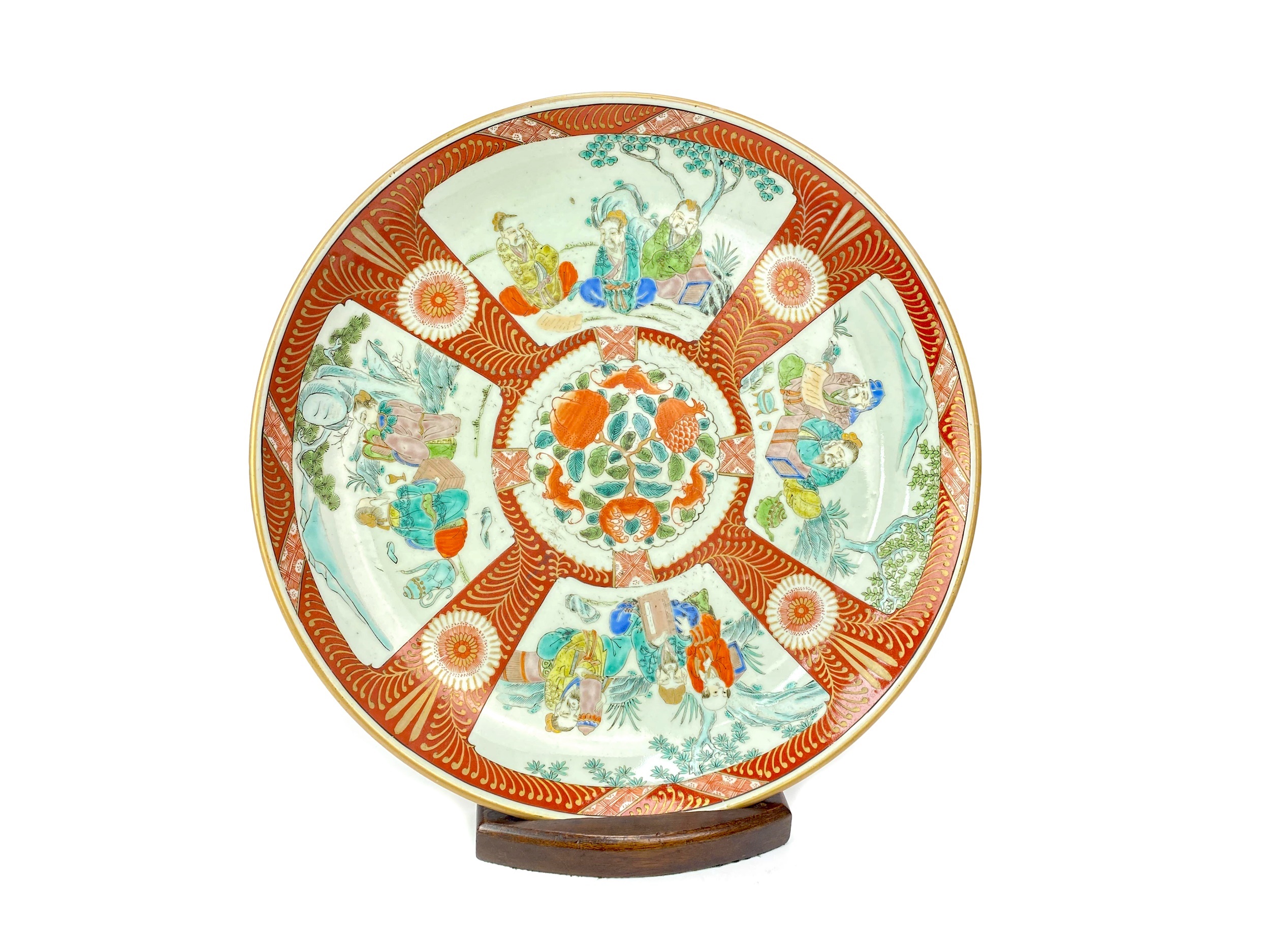 A CHINESE IMARI CIRCULAR PLAQUE