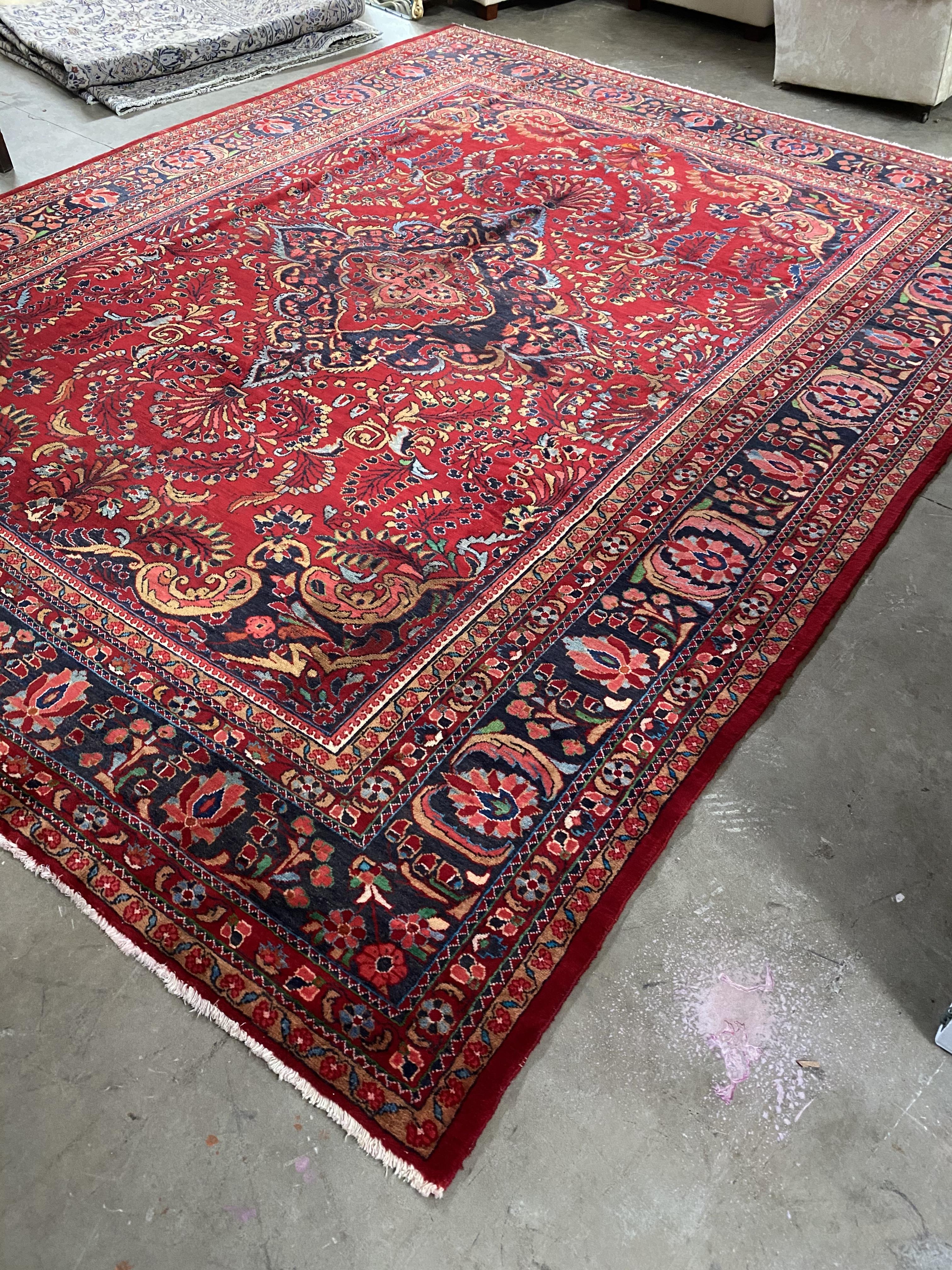 A MID-20TH CENTURY HAND-KNOTTED PERSIAN CARPET - Image 2 of 2