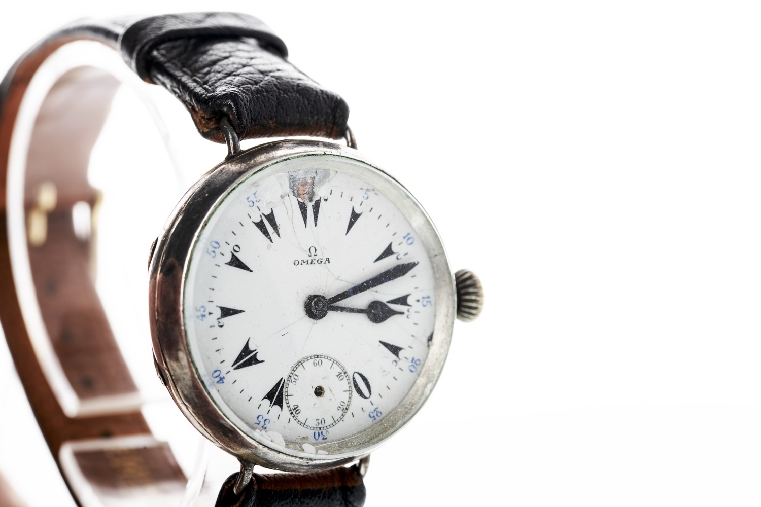 A GENTLEMAN'S OMEGA SILVER CASED MANUAL WIND TRENCH WATCH - Image 2 of 2