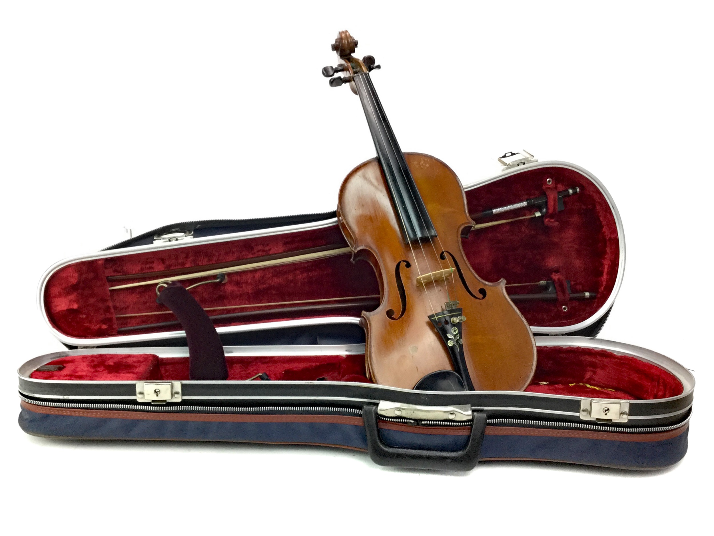 AN EARLY 20TH CENTURY VIOLIN