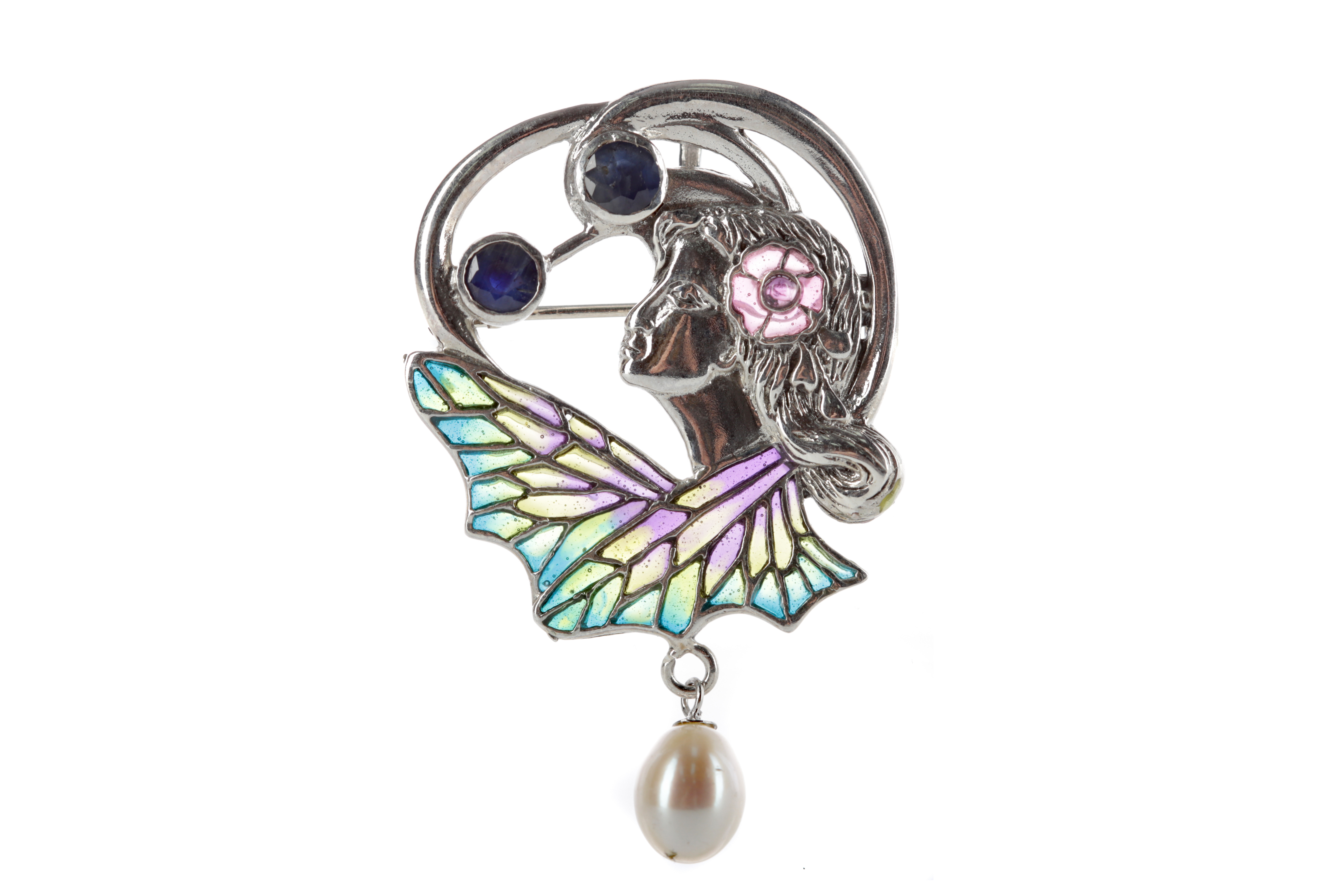 AN ART NOUVEAU STYLE PLIQUE A JOUR BROOCH