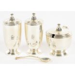 A GEORGE VI SILVER THREE PIECE CONDIMENT SET, TALLEST 8 CM H, BIRMINGHAM 1939, 4OZS 5DWTS