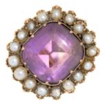 A VICTORIAN AMETHYST AND SPLIT PEARL RING, IN GOLD MARKED 18CT, 9G, SIZE M