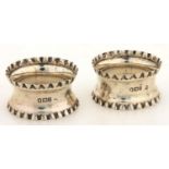 A PAIR OF EDWARD VII SILVER NAPKIN RINGS, BY JOSIAH WILLIAMS & CO, LONDON 1904, 1OZ 4DWTS