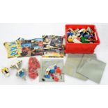A BOX OF VINTAGE LEGO, INCLUDING 'SPACE' MODELS