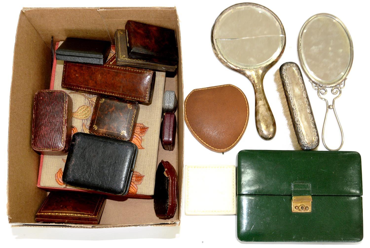 A QUANTITY OF JEWELLERY BOXES AND AN EDWARD VII SILVER BRUSH, CHESTER 1909, ETC