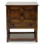 AN ANTIQUE STYLE OAK HUTCH, 85CM H X 78CM W