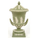 A WEDGWOOD SOLID GREEN JASPER WARE CAMPANA VASE AND COVER, 30CM H, IMPRESSED MARK, 20TH C