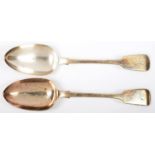 A PAIR OF WILLIAM IV SILVER TABLE SPOONS, LONDON 1831, 3OZS 15DWTS
