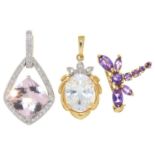 A KUNZITE AND DIAMOND PENDANT IN WHITE GOLD MARKED 375, AN AMETHYST DRAGONFLY BROOCH IN GOLD, 4G,