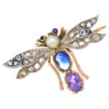 A VICTORIAN FLY BROOCH IN SILVER AND GOLD, SET WITH SAPPHIRE, DIAMOND AND AMETHYST, 3.2 CM W